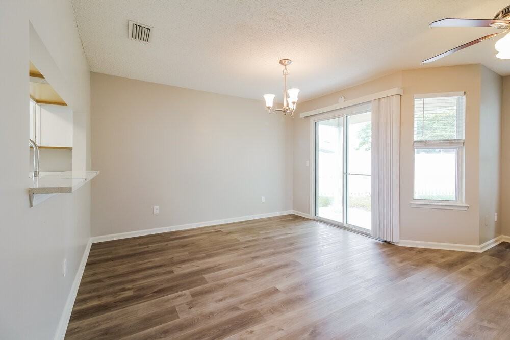 7849 Moss Pointe Trl W - Photo 6 of 17