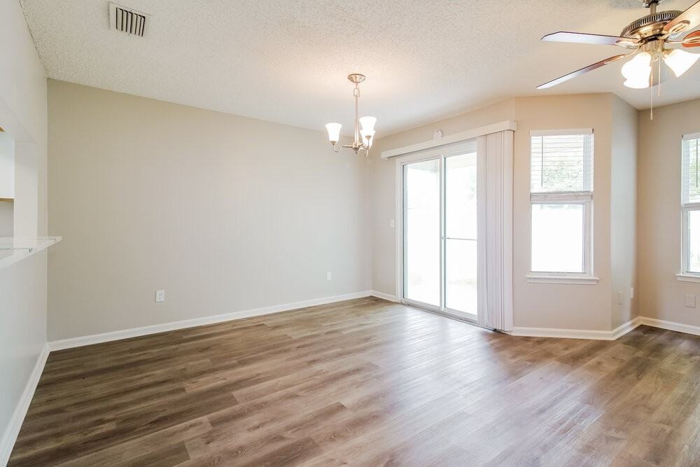 7849 Moss Pointe Trl W - Photo 7 of 17