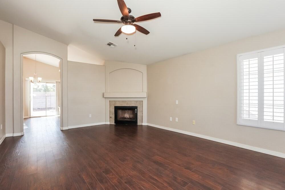 867 E Morelos St - Photo 3 of 16