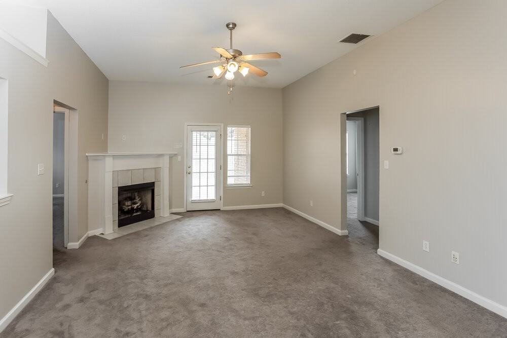 8363 Cross Point Dr - Photo 5 of 17