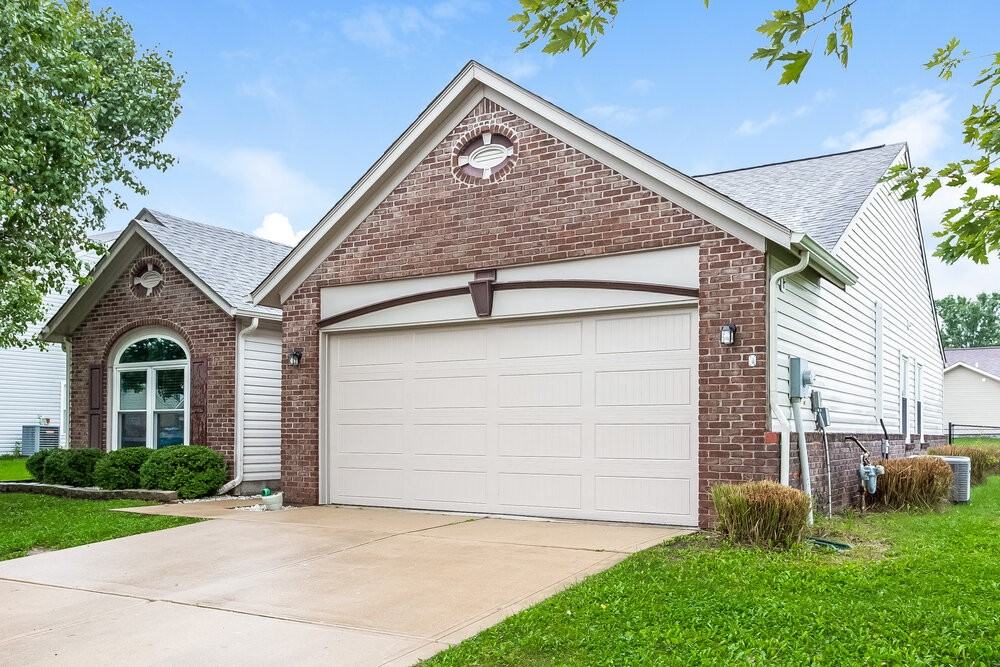 1333 Cypress Dr - Photo 3 of 16