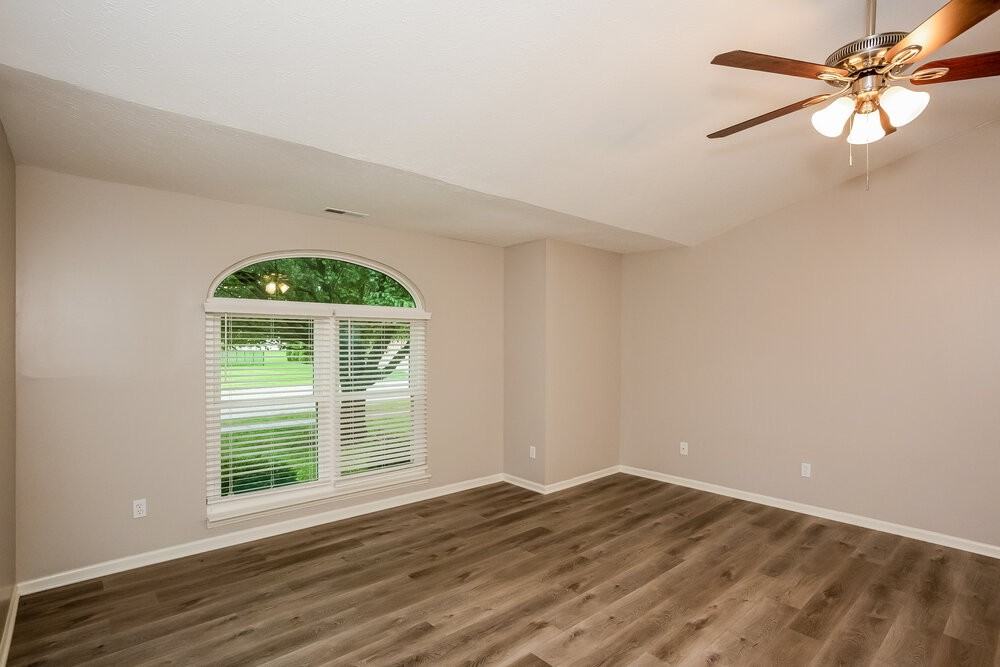 1333 Cypress Dr - Photo 4 of 16