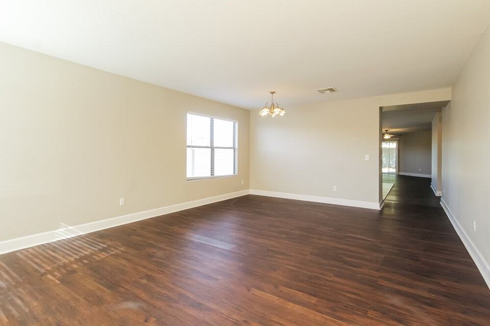 9642 W Kingman St - Photo 3 of 16