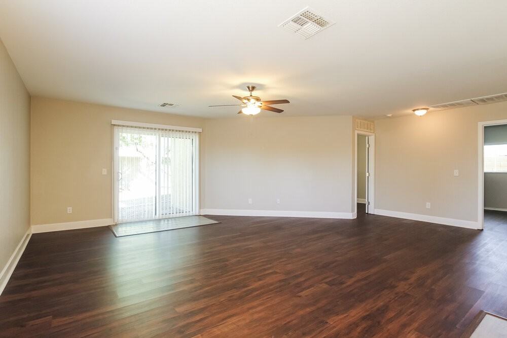 9642 W Kingman St - Photo 6 of 16