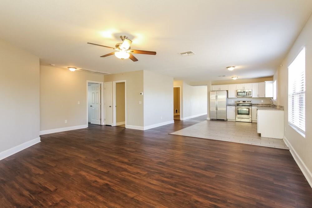 9642 W Kingman St - Photo 7 of 16