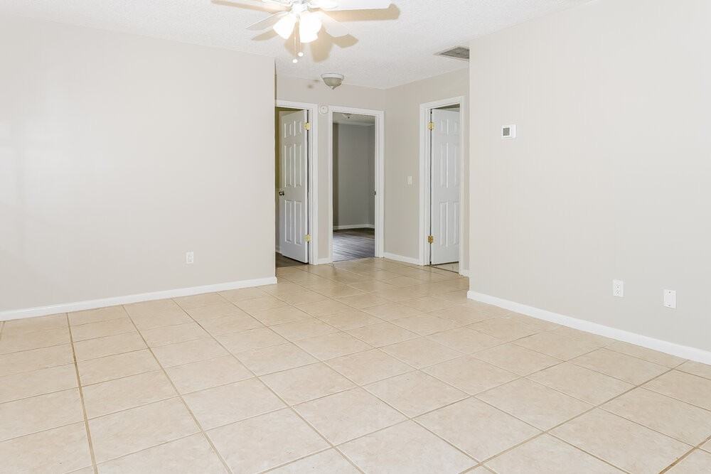 1211 Se Sea Oat Ln - Photo 6 of 16