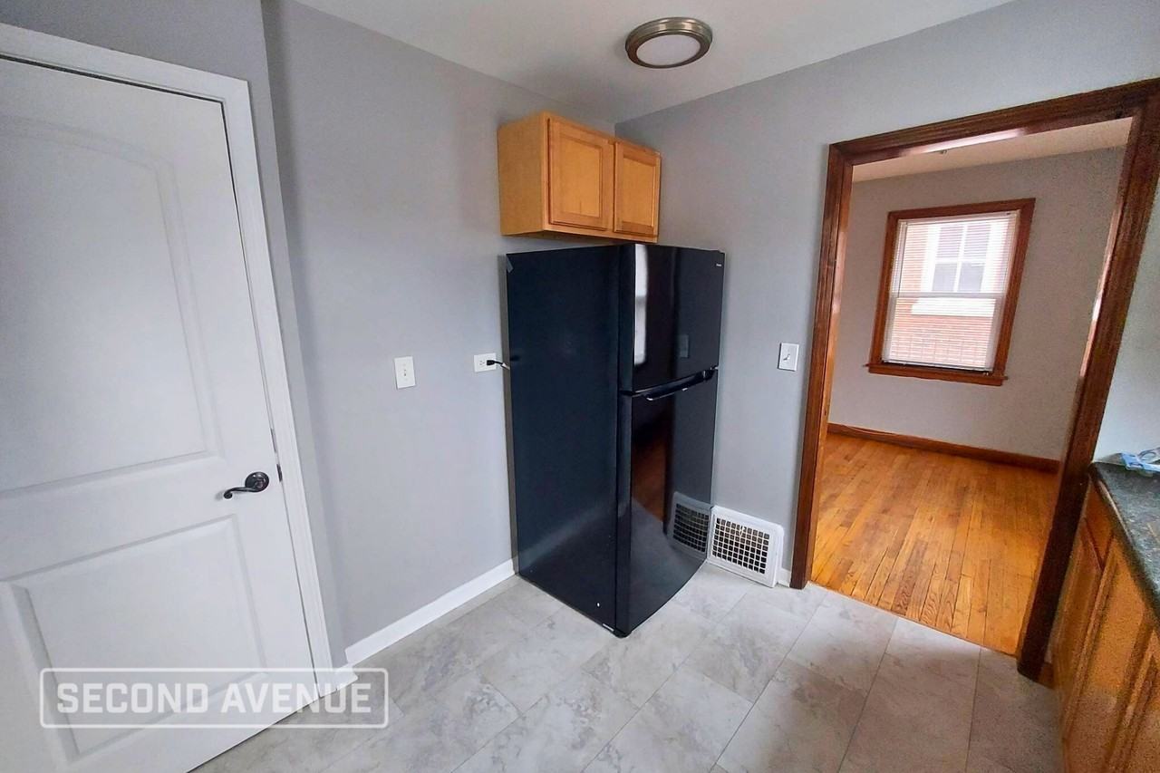 9709 S Indiana Ave - Photo 6 of 15