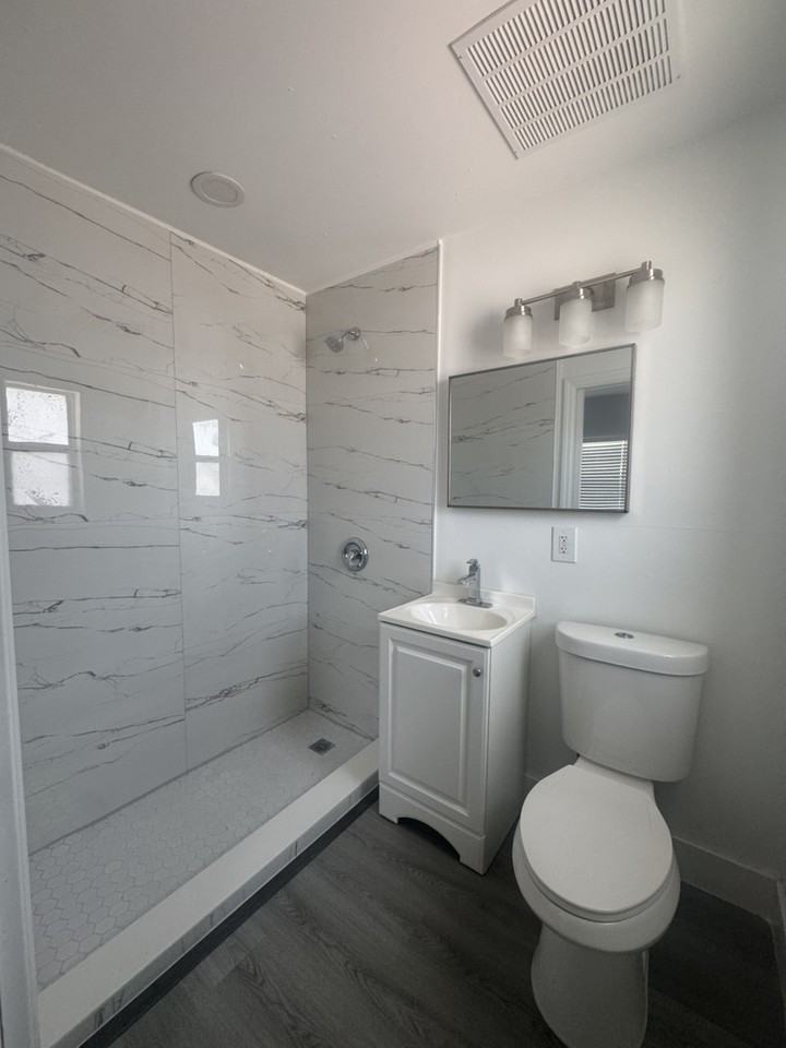 8401 Byron Ave - Photo 6 of 9