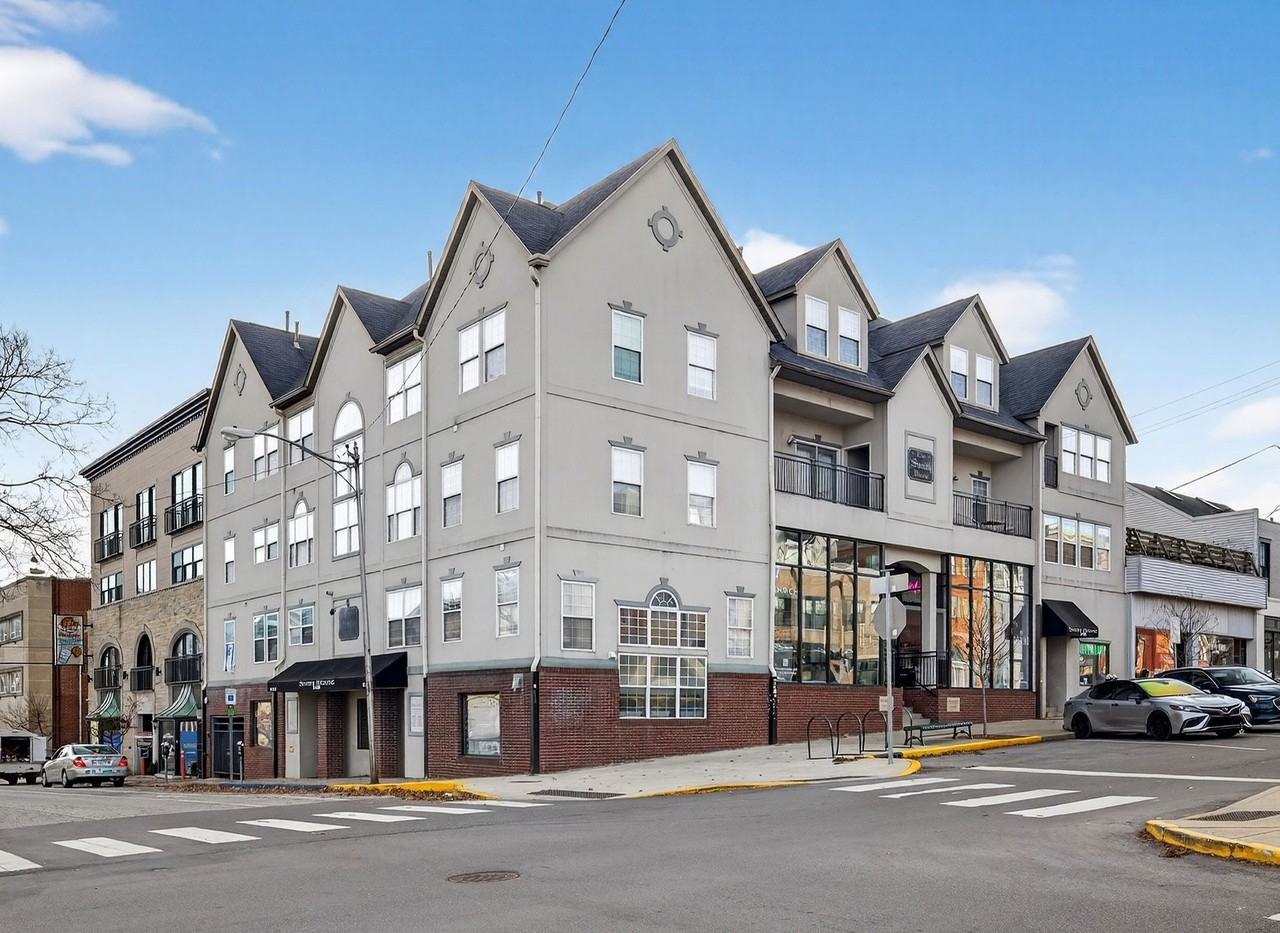 Smith House - Photo 2 of 36