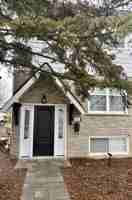 featured image of 612 College Ave W