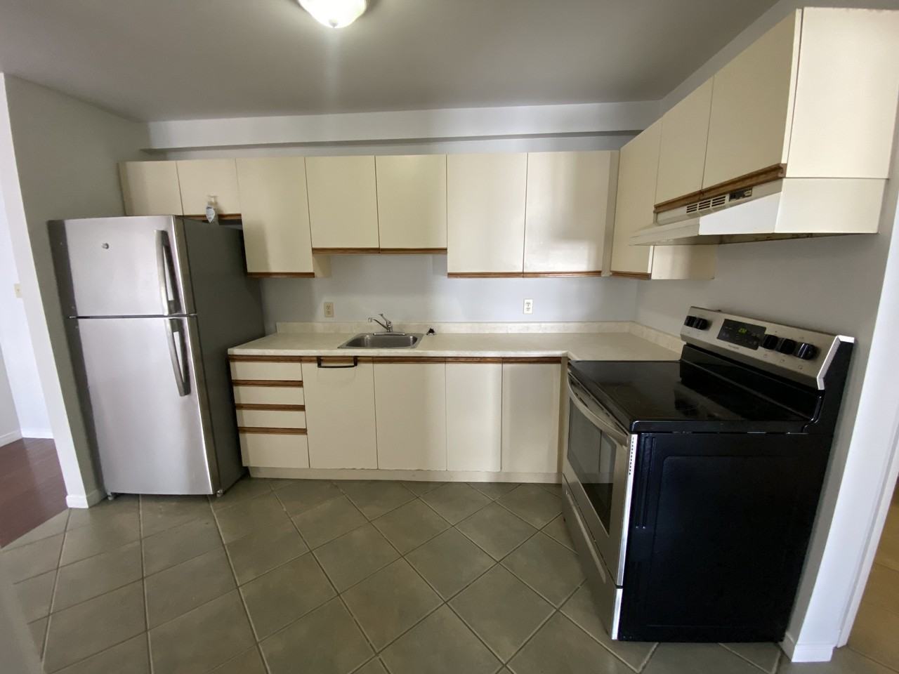 122 Princess St - Photo 3 of 11