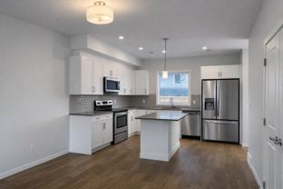 718 25 Ave Nw - Photo 1 of 1