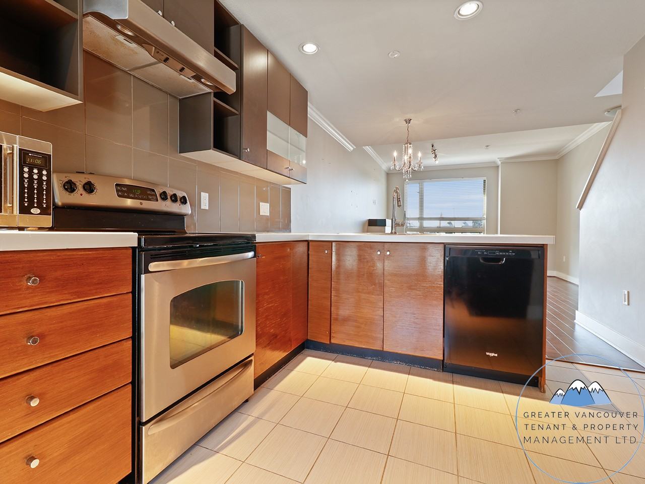 728 14th St W - Photo 4 of 50