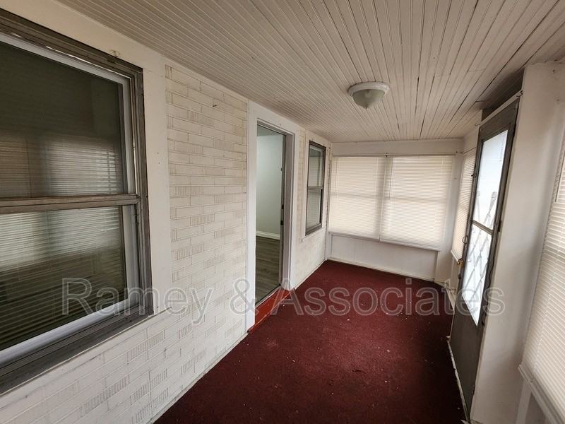 1490 Clara Ave - Photo 6 of 28