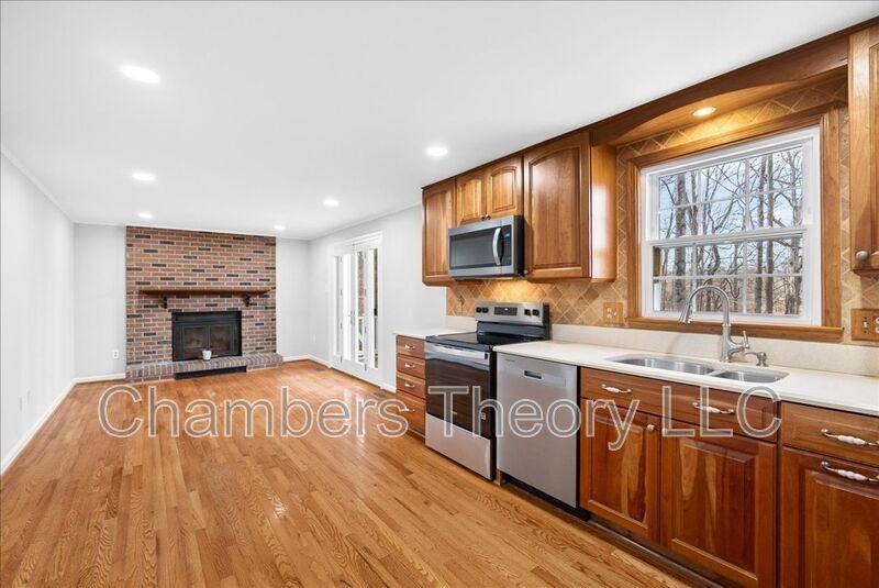 8300 White Star Ct - Photo 5 of 40