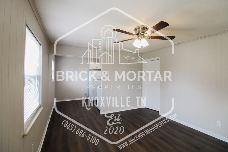 500 Farragut Ave #4 - Photo 3 of 15