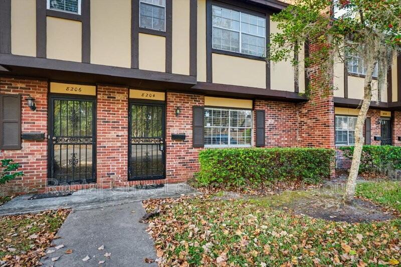 8204 Oxford Forest Dr - Photo 3 of 38