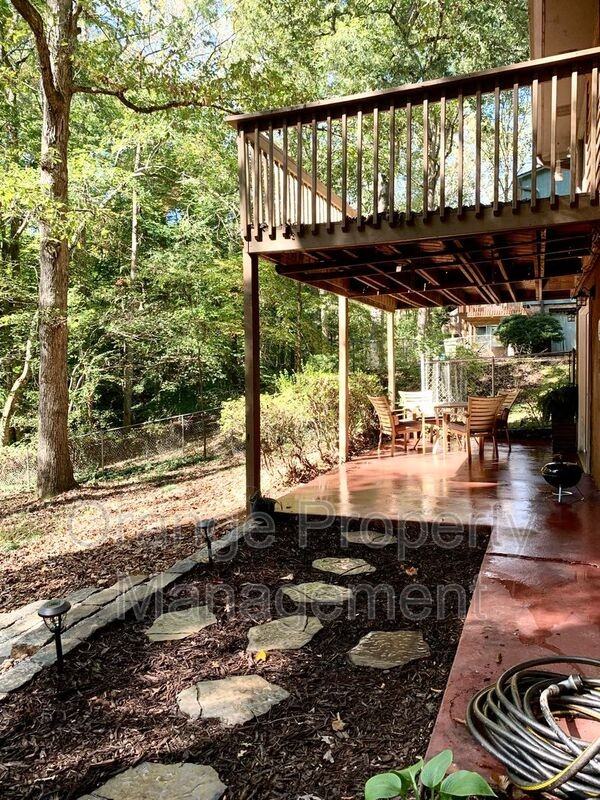 328 Wellington Way - Photo 2 of 20