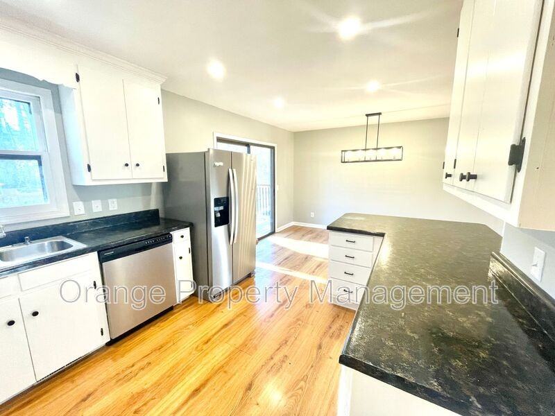 328 Wellington Way - Photo 6 of 20