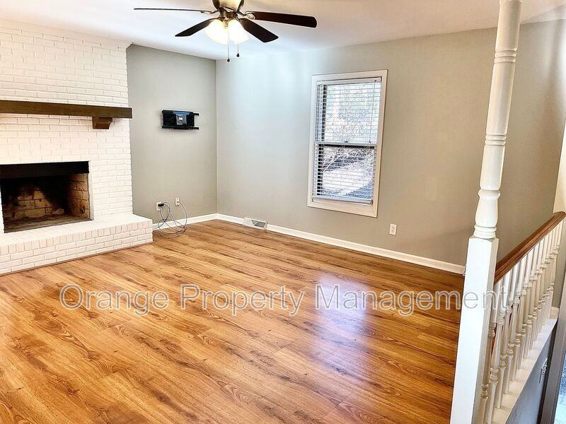 328 Wellington Way - Photo 4 of 20