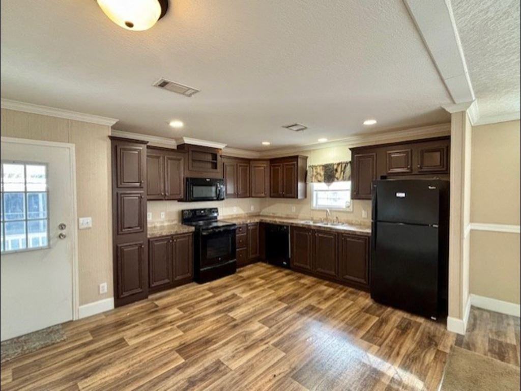 54 Kings Way - Photo 4 of 24