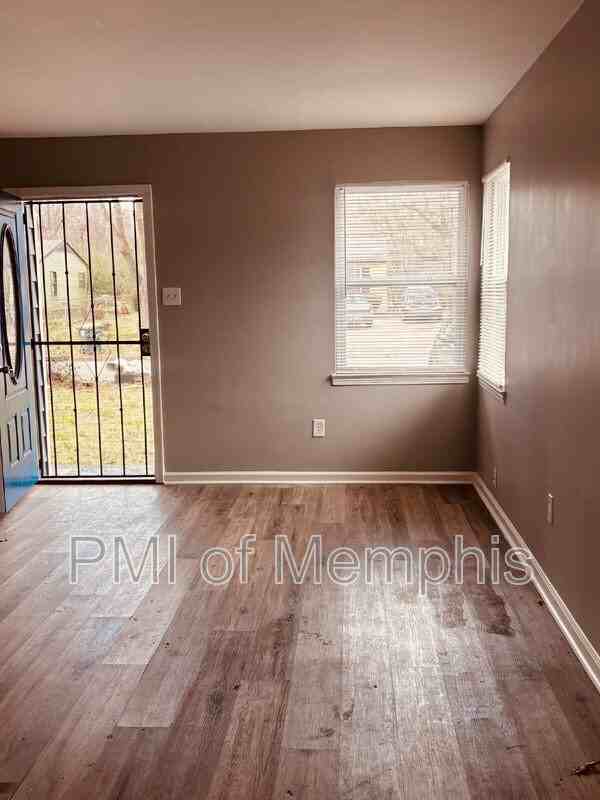 345 Washburn Dr - Photo 4 of 12