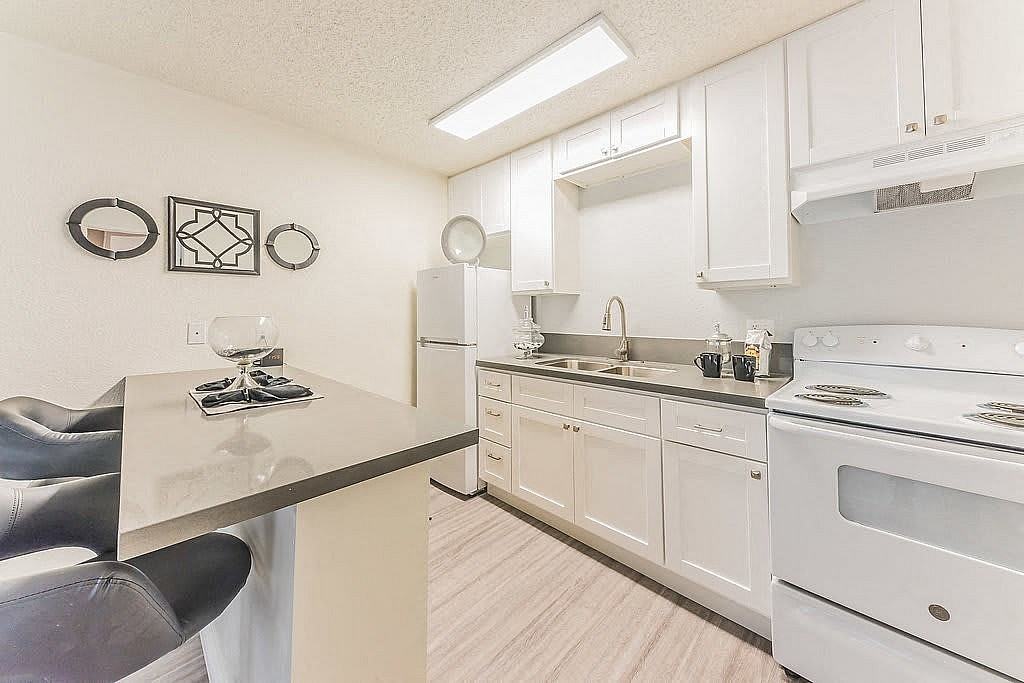 University Gardens - Photo 4 of 18