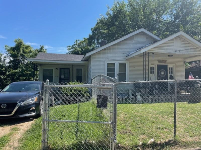 2273 Hunter Ave - Photo 2 of 2