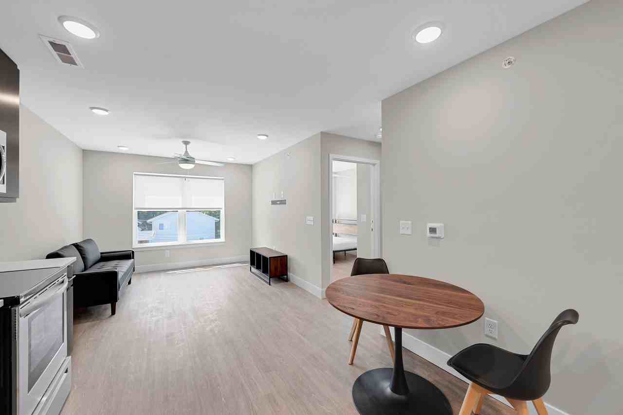 707 W Springfield Ave - Photo 4 of 50