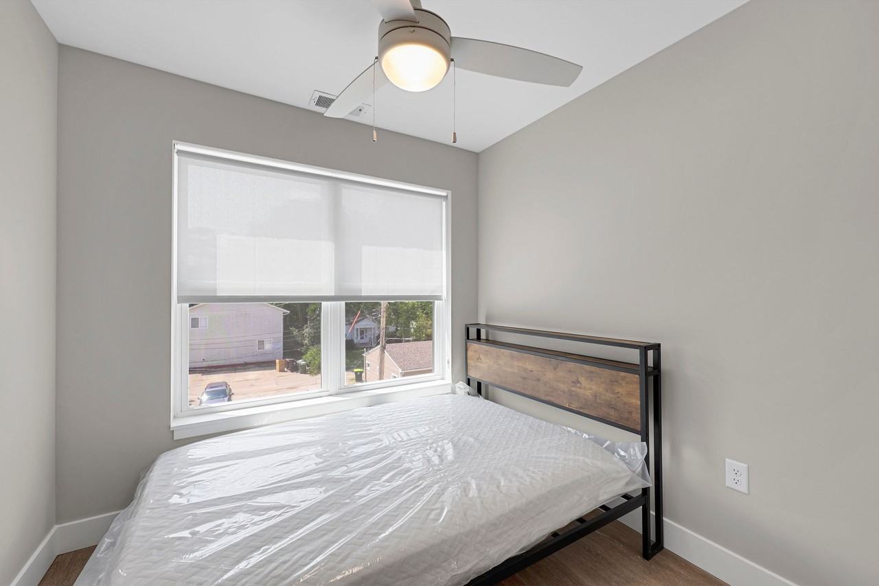 707 W Springfield Ave - Photo 7 of 50