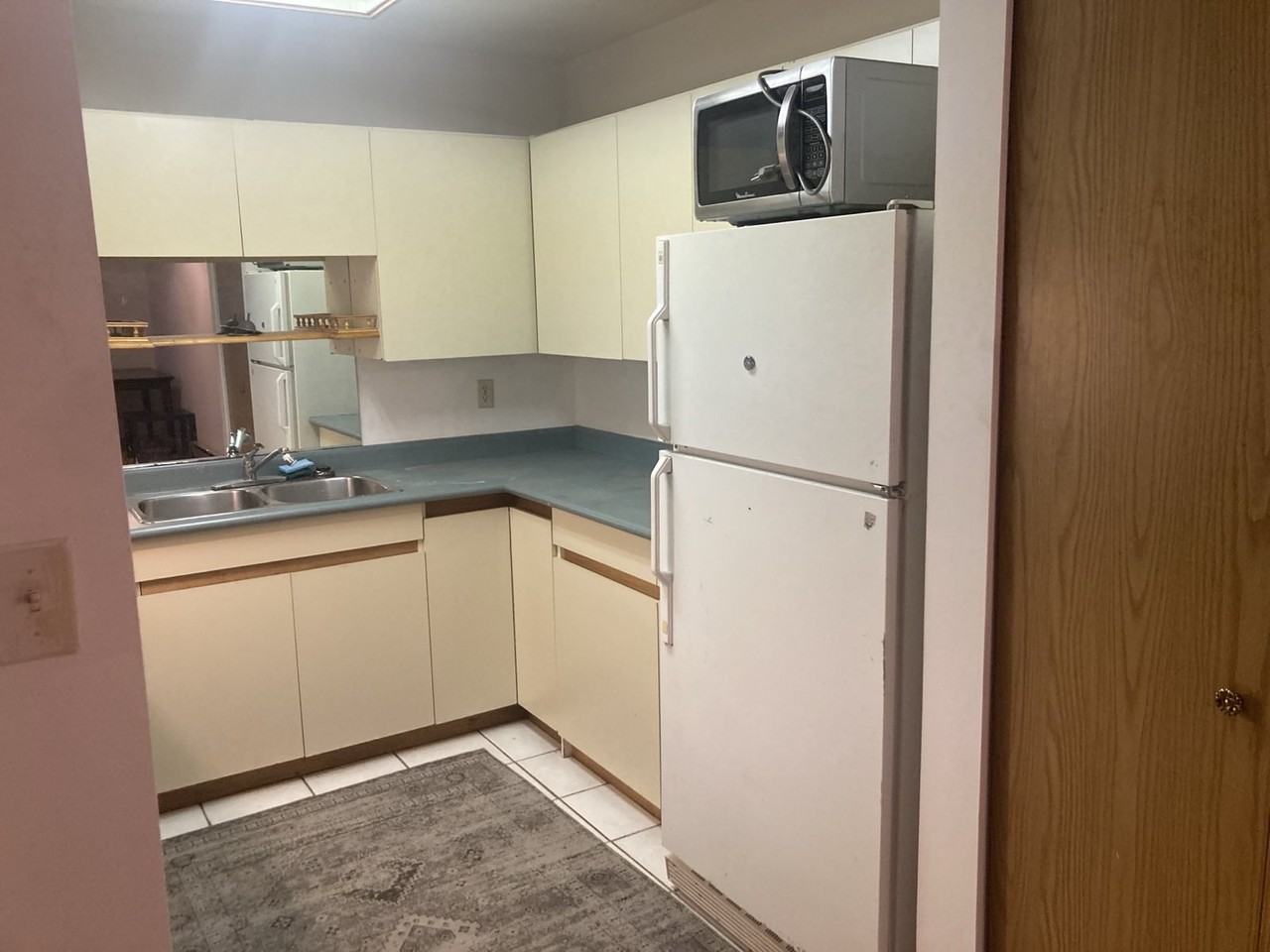 2648 Kingsway Ave - Photo 6 of 22