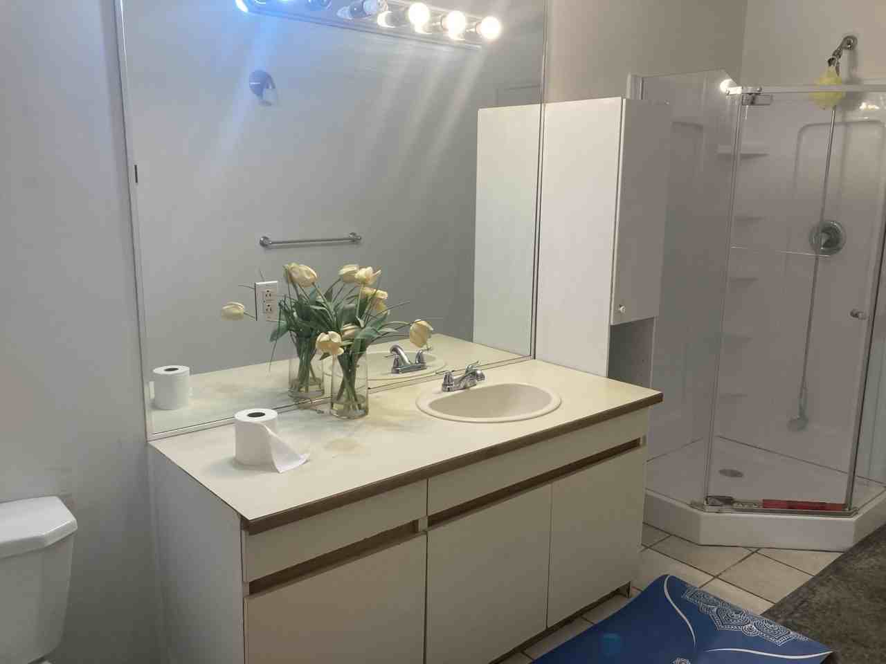 2648 Kingsway Ave - Photo 7 of 22