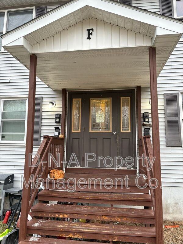 10 Adams St #F2 - Photo 2 of 9