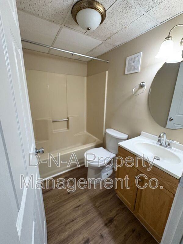 10 Adams St #F2 - Photo 6 of 9