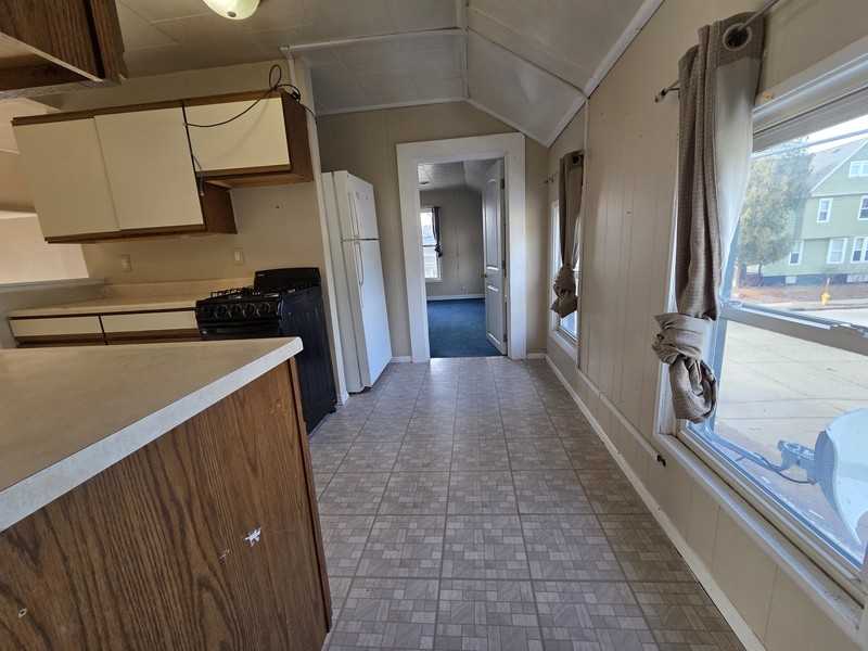 586 Bowen Street/805 E. Parkway Ave. - Photo 4 of 15