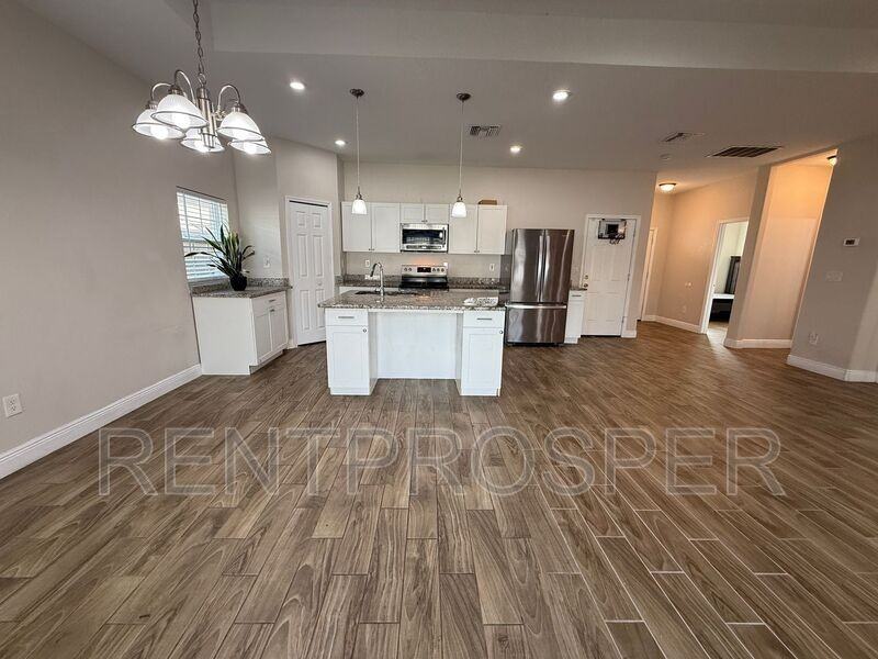 4329 Lenox Blvd - Photo 2 of 21