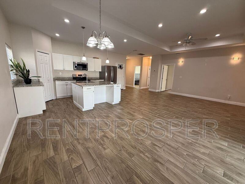 4329 Lenox Blvd - Photo 3 of 21