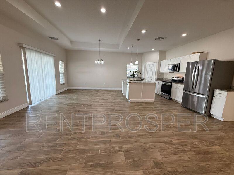 4329 Lenox Blvd - Photo 4 of 21