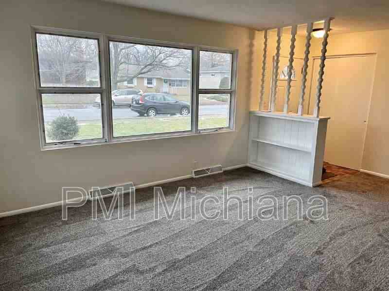 1647 Vernerlee Ln - Photo 4 of 29