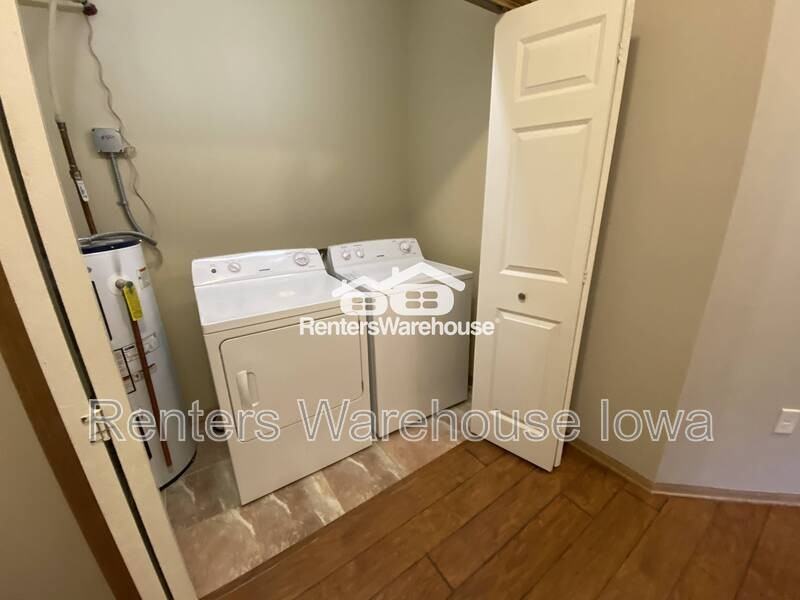 2000 Meadow Ct #402 - Photo 3 of 16