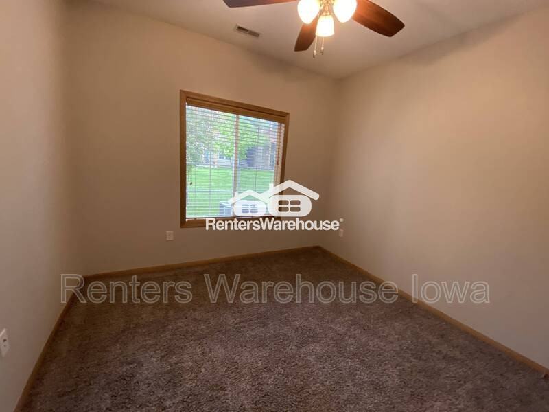 2000 Meadow Ct #402 - Photo 5 of 16