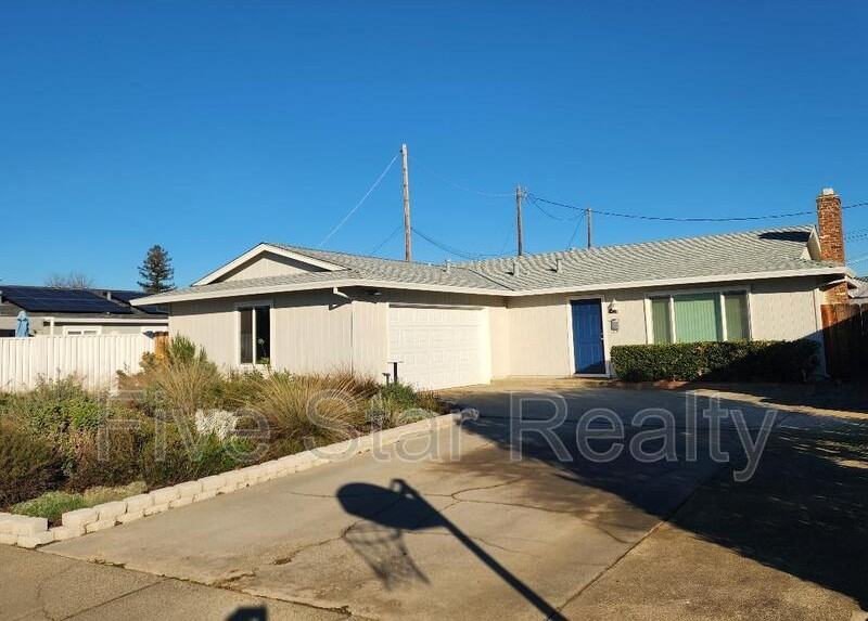 2417 Foust St - Photo 2 of 21