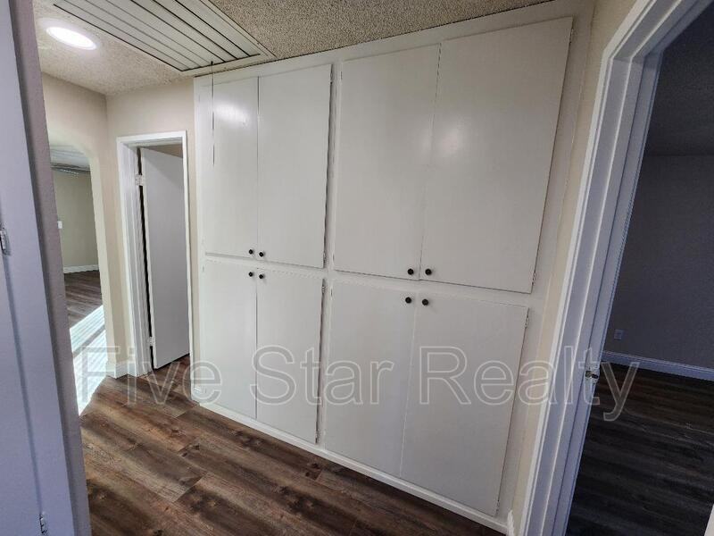 2417 Foust St - Photo 7 of 21