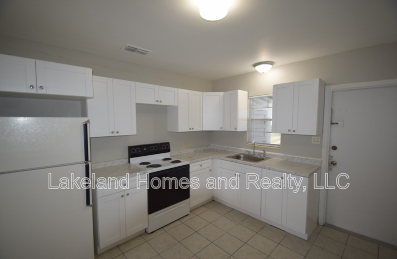 1034 Berkley Rd - Photo 6 of 18