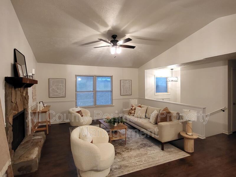 3992 Joshua Ln - Photo 3 of 15