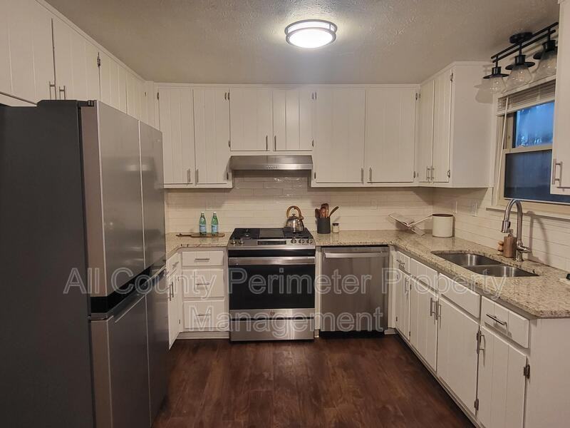 3992 Joshua Ln - Photo 6 of 15