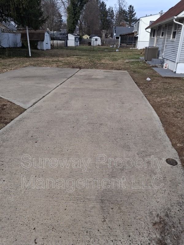 953 Terrace Blvd - Photo 3 of 14