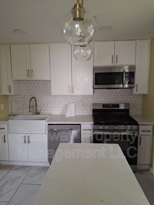 953 Terrace Blvd - Photo 5 of 14