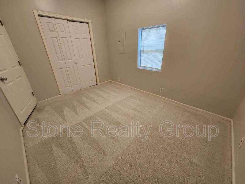 1215 S 10th St - Photo 5 of 8