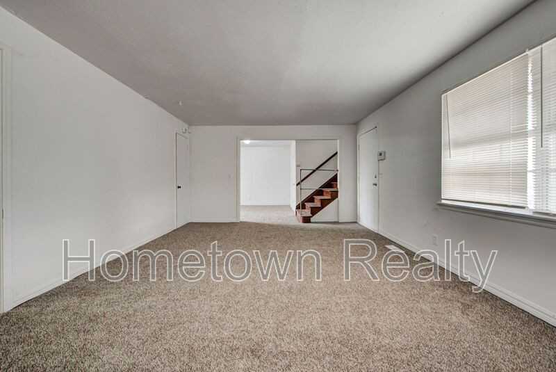 821 Ne 81st St - Photo 6 of 32